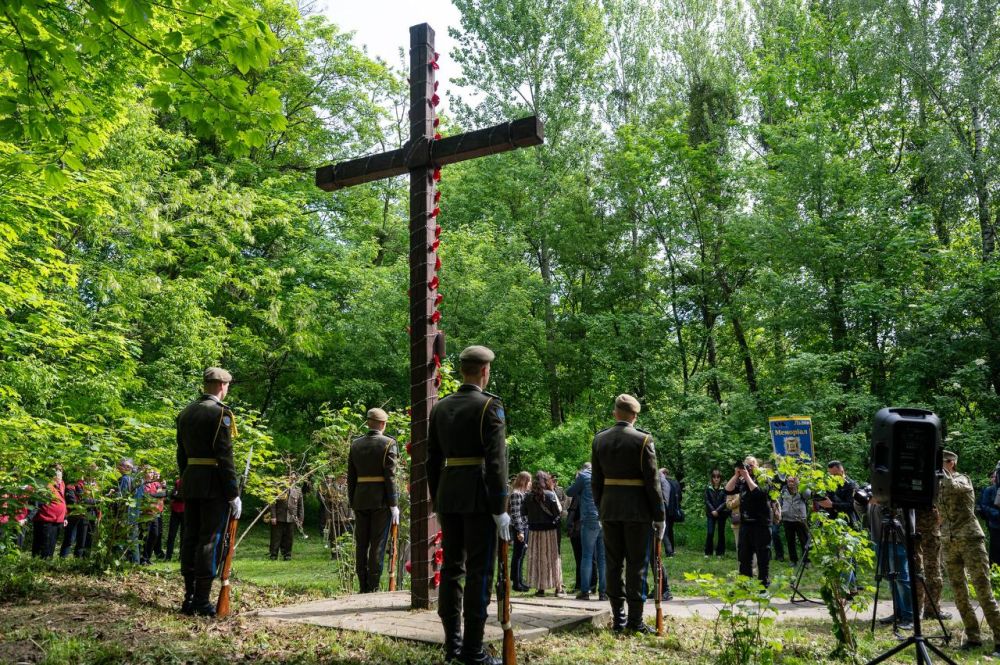 1- Cérémonie au Stalag 328 - Lviv